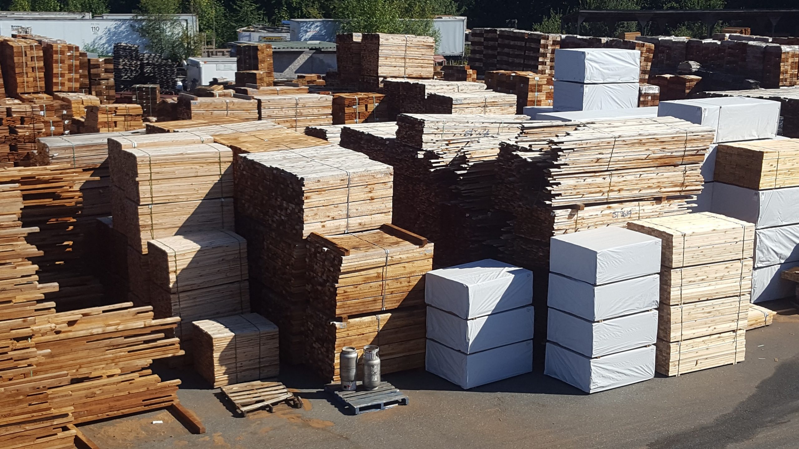 Red Cedar Products Canada - Lumber, Fence Panels, Sheds, Roofing, Enclosures & Wood Staining